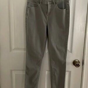 Green LOFT Modern Skinny Crop Pants size 27/4